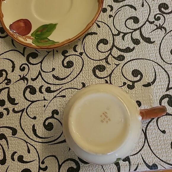 Fransican cups and Saucers - Picture 12 of 16